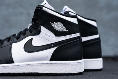 nike jordans weiß schwarz|nike jordan 1 preis.